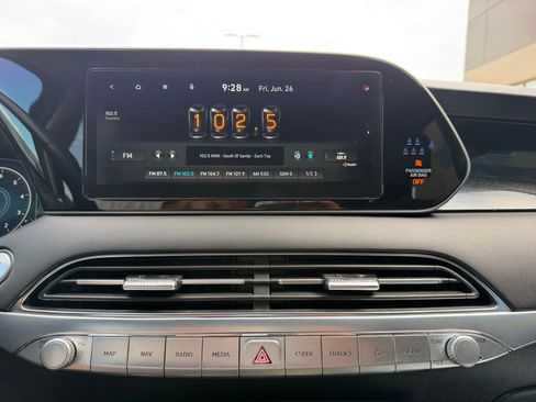 Used 2022 Hyundai Palisade Limited FWD image 12