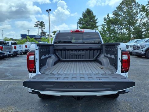 New 2025 GMC Canyon Elevation w/ Convenience Package image 6