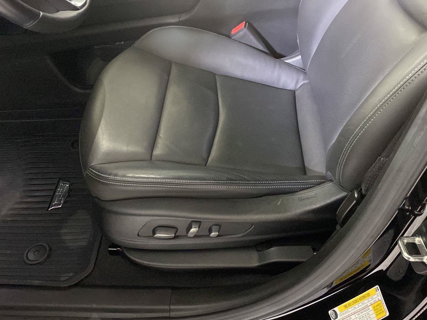 Certified 2024 Cadillac XT6 Premium Luxury w/ LPO, Floor Liner Package AWD/4WD image 27