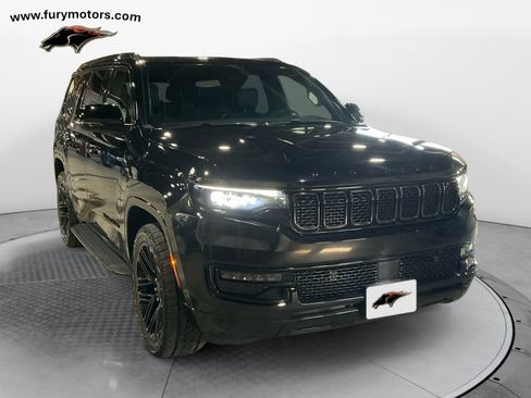 Used 2024 Jeep Wagoneer Series II image 1