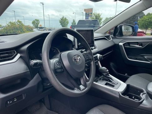 Used 2023 Toyota RAV4 XLE image 9