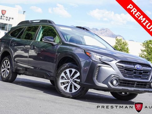 Used 2025 Subaru Outback Premium AWD/4WD image 1
