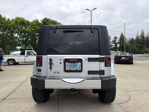 Used 2008 Jeep Wrangler Sahara AWD/4WD image 15