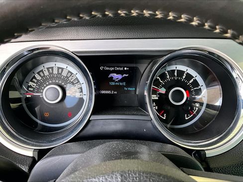 Used 2013 Ford Mustang GT Premium w/ Security Pkg RWD image 22
