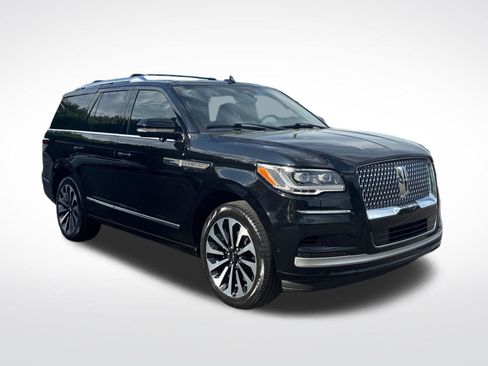 Certified 2023 Lincoln Navigator Reserve AWD/4WD image 7