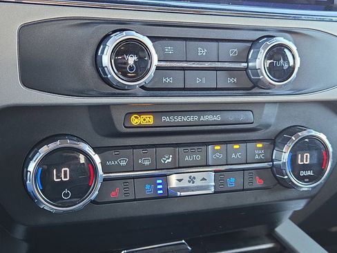 Used 2022 Ford F350 Lariat w/ Chrome Package image 30