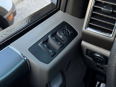 Used 2015 Ford F150 XLT w/ Equipment Group 302A Luxury AWD/4WD image 33