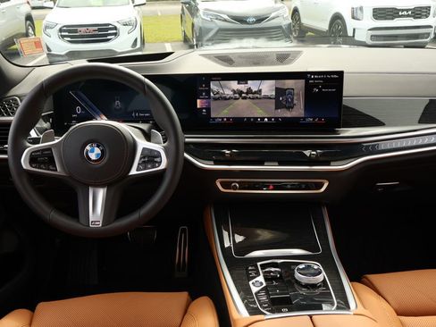 Used 2025 BMW X5 xDrive40i w/ Executive Package AWD/4WD image 16