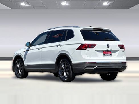 Used 2022 Volkswagen Tiguan SE AWD/4WD image 3