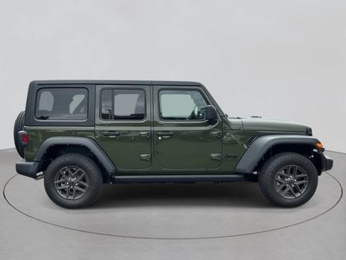 Used 2024 Jeep Wrangler Unlimited Sport AWD/4WD image 5