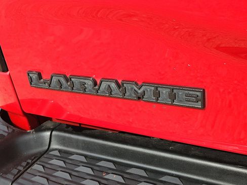 Used 2022 RAM 2500 Laramie w/ Night Edition image 9