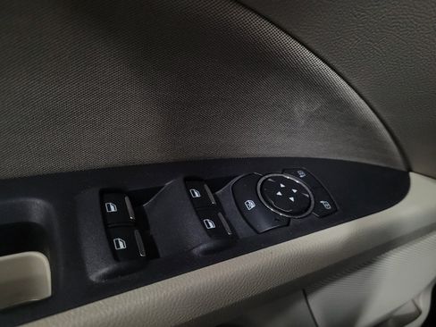 Used 2020 Ford Fusion SE FWD image 27