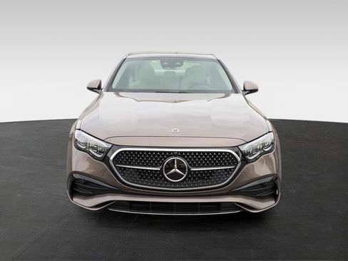 Used 2025 Mercedes-Benz E 350 4MATIC Sedan image 13