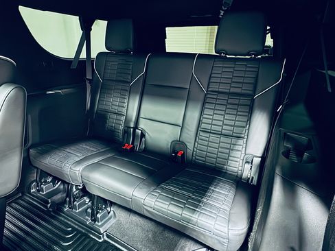 Used 2024 Cadillac Escalade ESV Sport Platinum image 39