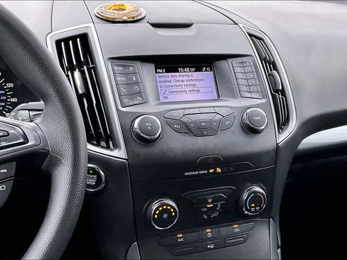 Certified 2019 Ford Edge SE FWD image 9
