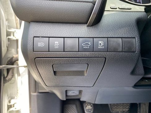 Used 2021 Toyota Camry SE FWD image 17
