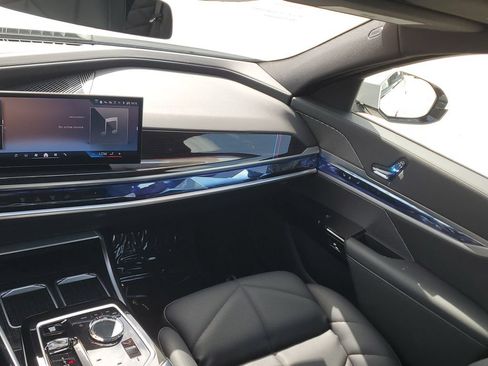 Used 2026 BMW 740i RWD image 22