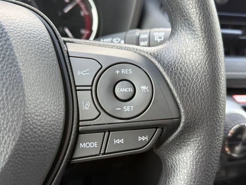 Certified 2025 Toyota RAV4 XLE w/ Convenience Package image 28