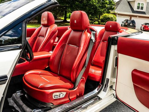Used 2016 Rolls-Royce Dawn RWD image 67