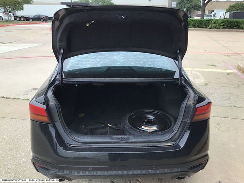 Used 2020 Nissan Altima 2.5 SL FWD image 10