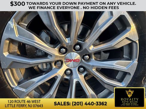 Used 2021 GMC Yukon XL Denali w/ Denali Premium Package image 36