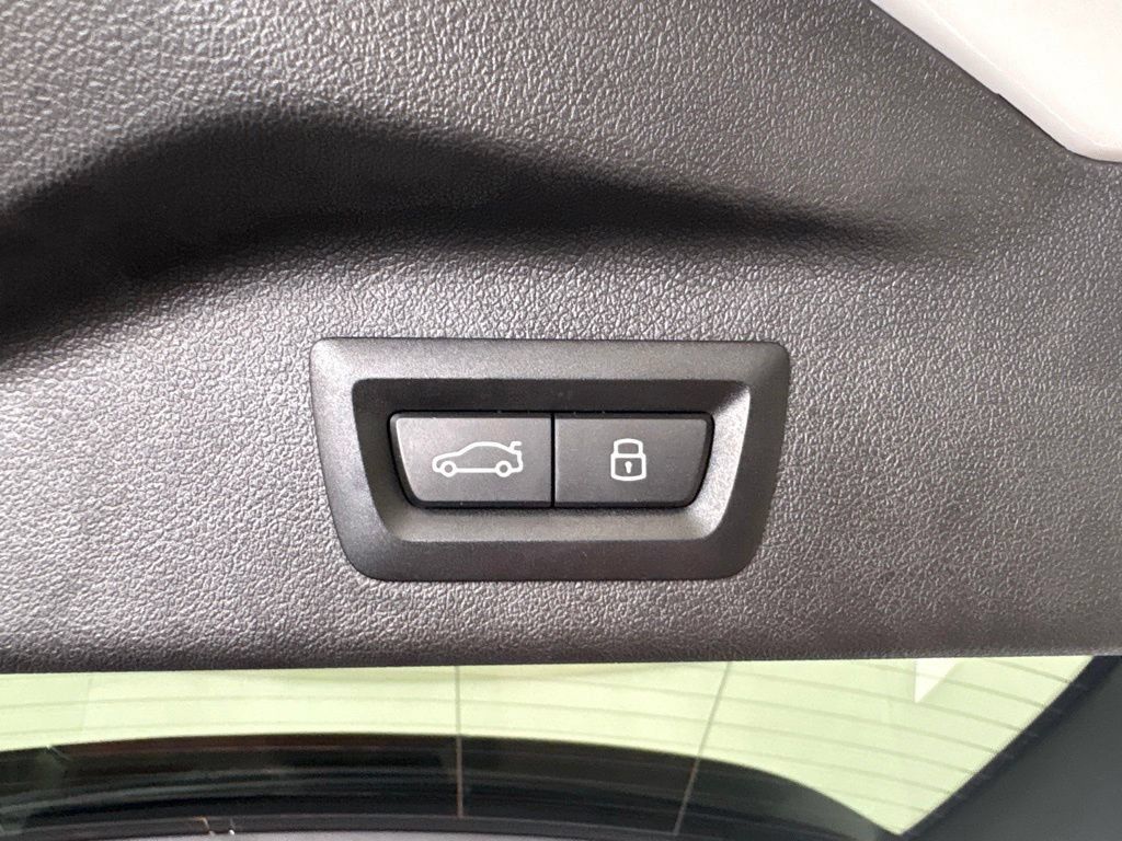 Certified 2024 BMW X7 xDrive40i w/ M Sport Package AWD/4WD image 34