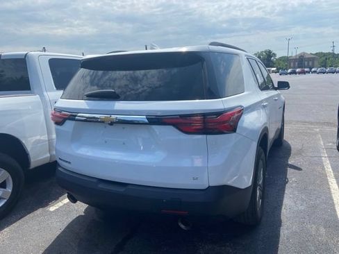 Used 2023 Chevrolet Traverse LT FWD image 4