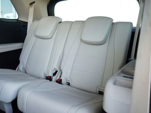 Used 2021 Mercedes-Benz GLS 450 4MATIC image 33