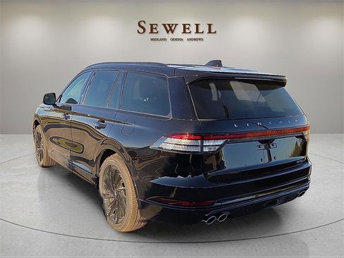 New 2026 Lincoln Aviator Reserve w/ Luxury Package image 3