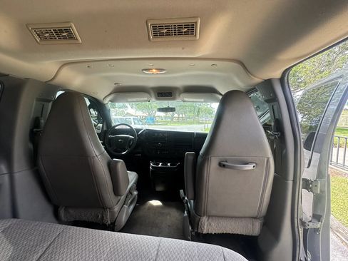 Used 2017 Chevrolet Express 3500 LT w/ LT Preferred Equipment Group RWD image 19