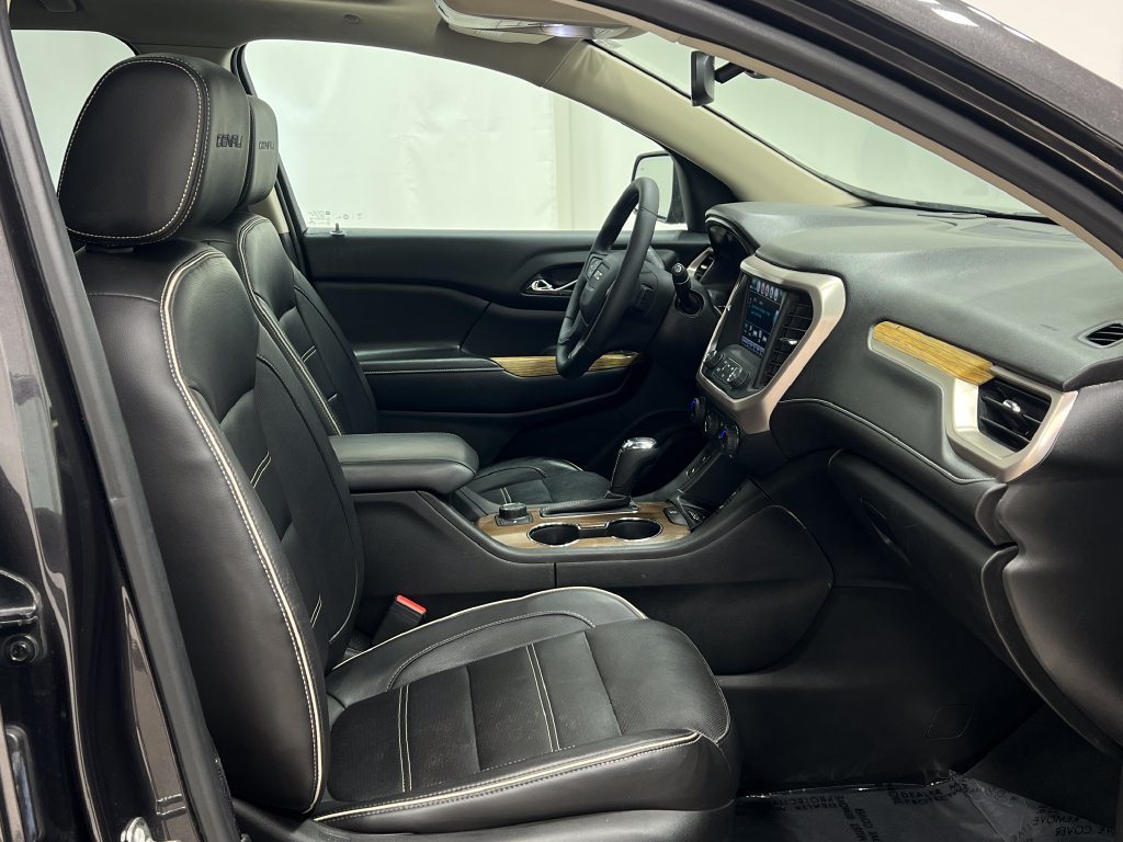 Used 2017 GMC Acadia Denali w/ Technology Package AWD/4WD image 37