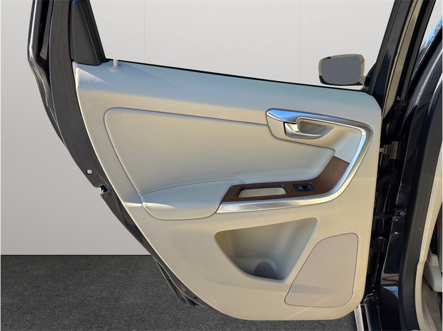 Used 2016 Volvo XC60 T5 Premier AWD/4WD image 37