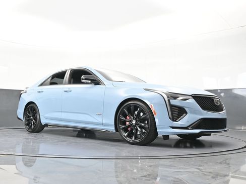 Used 2025 Cadillac CT4 V RWD image 62