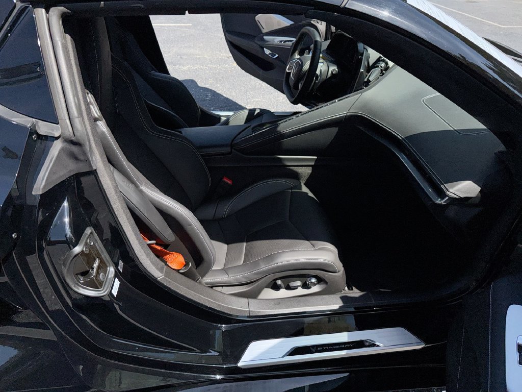 Used 2025 Chevrolet Corvette Stingray Preferred Conv w/ Z51 Performance Package RWD image 32
