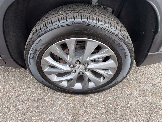 Used 2025 Buick Enclave Preferred AWD/4WD image 13