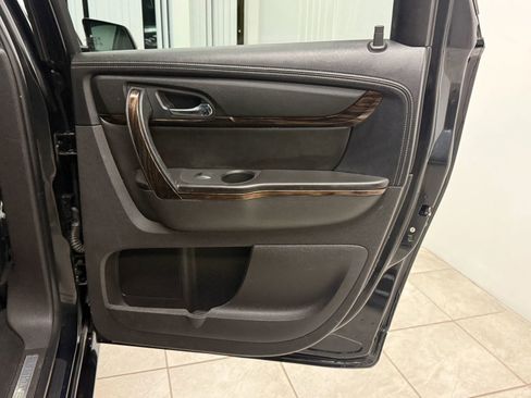 Used 2013 GMC Acadia Denali image 22