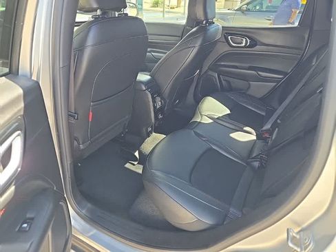 Used 2025 Jeep Compass Trailhawk AWD/4WD image 6