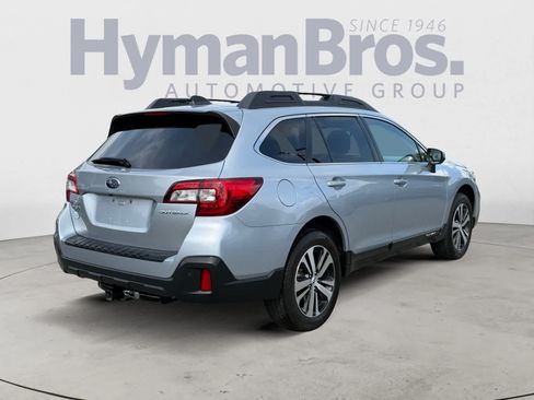 Used 2019 Subaru Outback 2.5i Limited AWD/4WD image 3