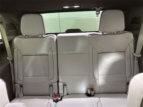 Used 2025 GMC Yukon Denali w/ Sun & Power Step Package image 30