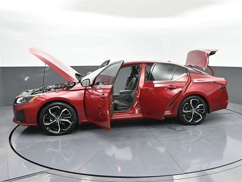 Used 2025 Nissan Altima 2.5 SR image 47