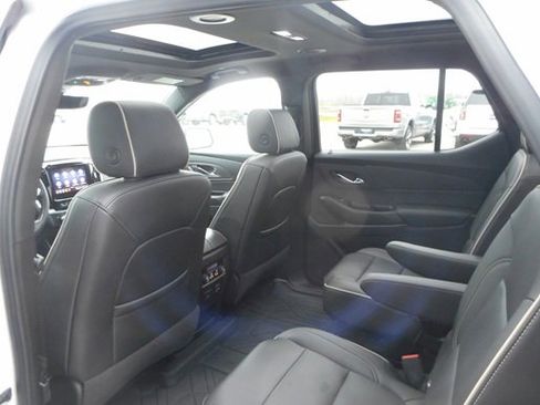 Used 2022 Chevrolet Traverse Premier image 16
