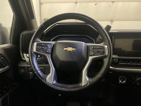 Used 2024 Chevrolet Silverado 1500 LT AWD/4WD image 5