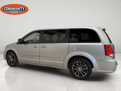 Used 2016 Dodge Grand Caravan SE FWD image 4
