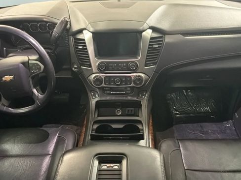 Used 2018 Chevrolet Suburban Premier RWD image 16