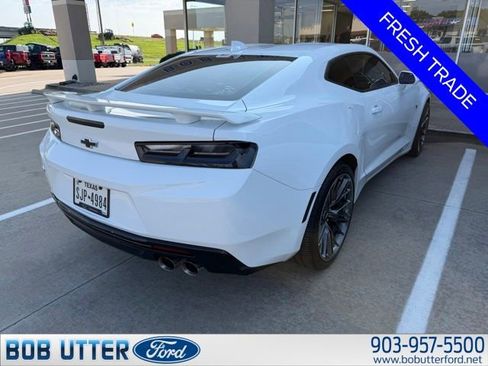 Used 2016 Chevrolet Camaro SS RWD image 5