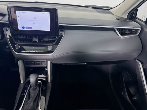 Used 2024 Toyota Corolla Cross LE image 30