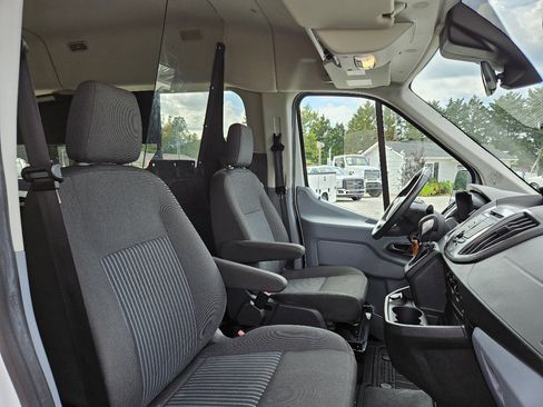 Used 2019 Ford Transit 150 XLT image 35