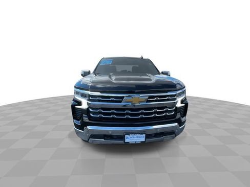 Used 2023 Chevrolet Silverado 1500 LTZ AWD/4WD image 3