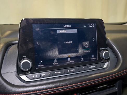 Certified 2025 Nissan Rogue SV image 13