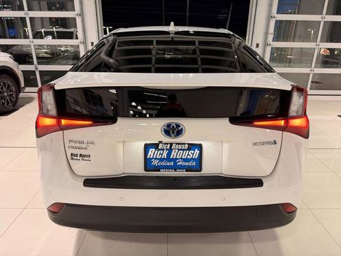 Used 2020 Toyota Prius LE image 7